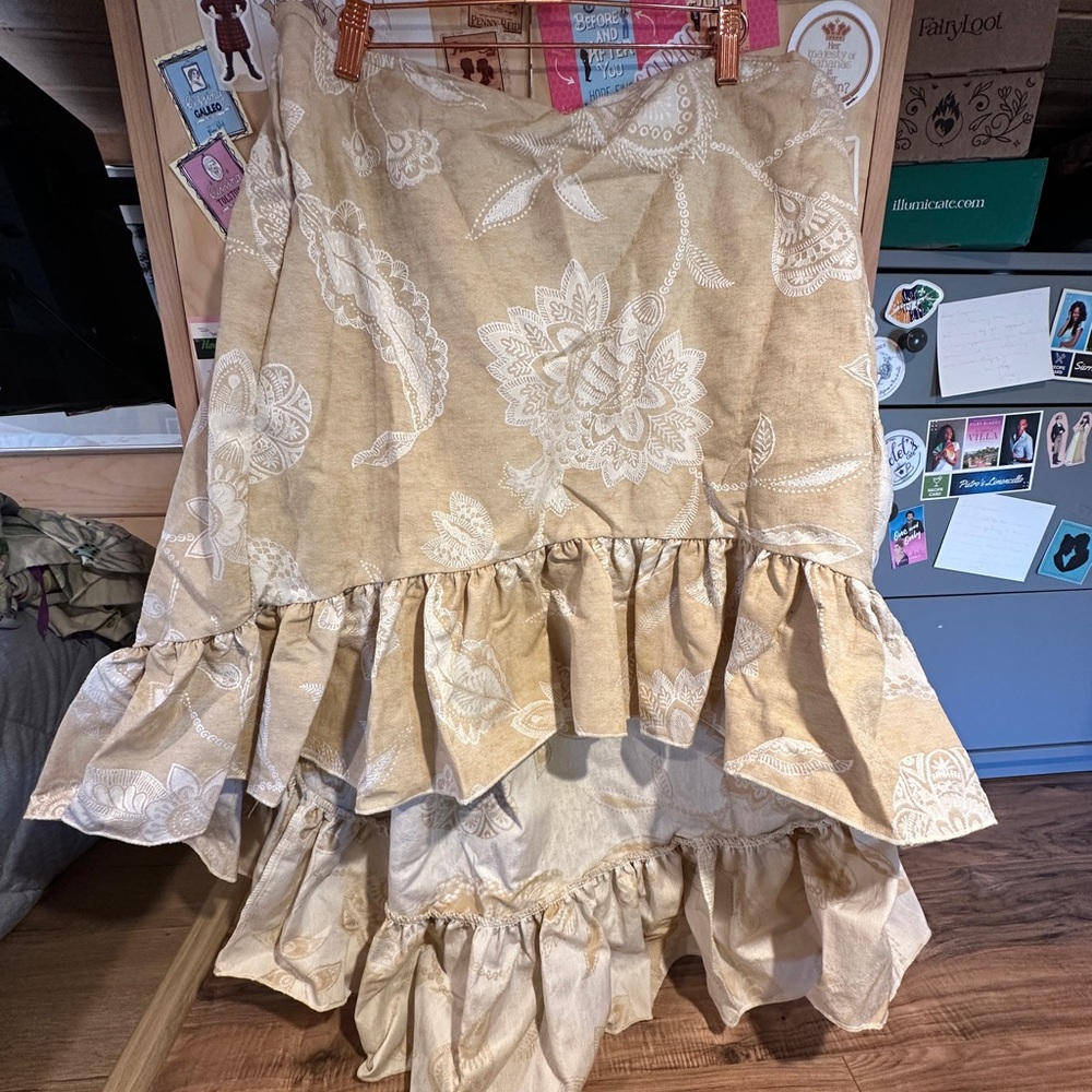 DITD stagecoach Elegant Beige Floral Ruffle Skirt
